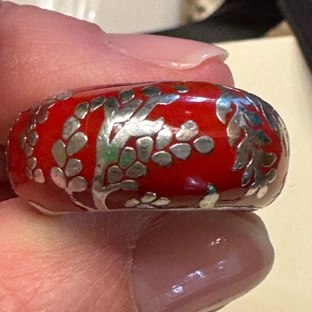 Ceramic ring in red and silver